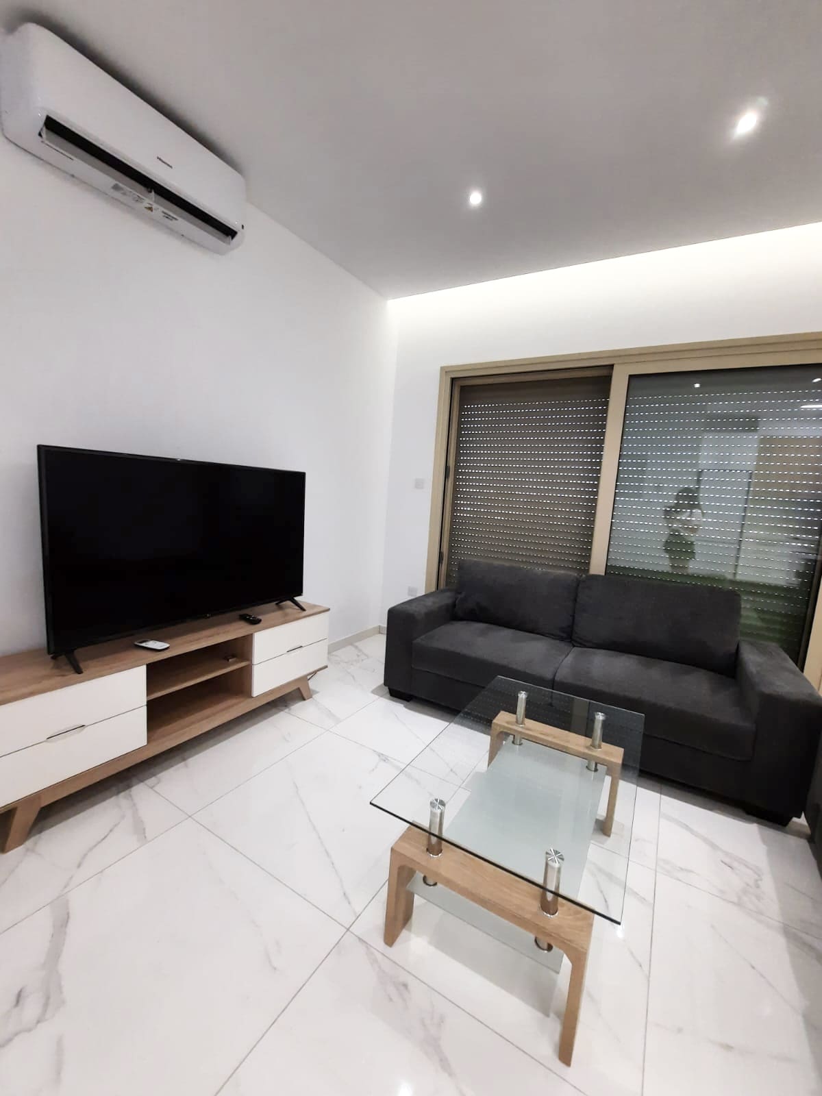 ΕΝΟΙΚΙΑΖΕΤΑΙ ΜΕΖΟΝΕΤΑ ΤΡΙΩΝ ΥΠΝΟΔΩΜΑΤΙΩΝ ΣΤΗΝ ΕΡΗΜΗ ΣΤΗ ΛΕΜΕΣΟ  – ID 00292825