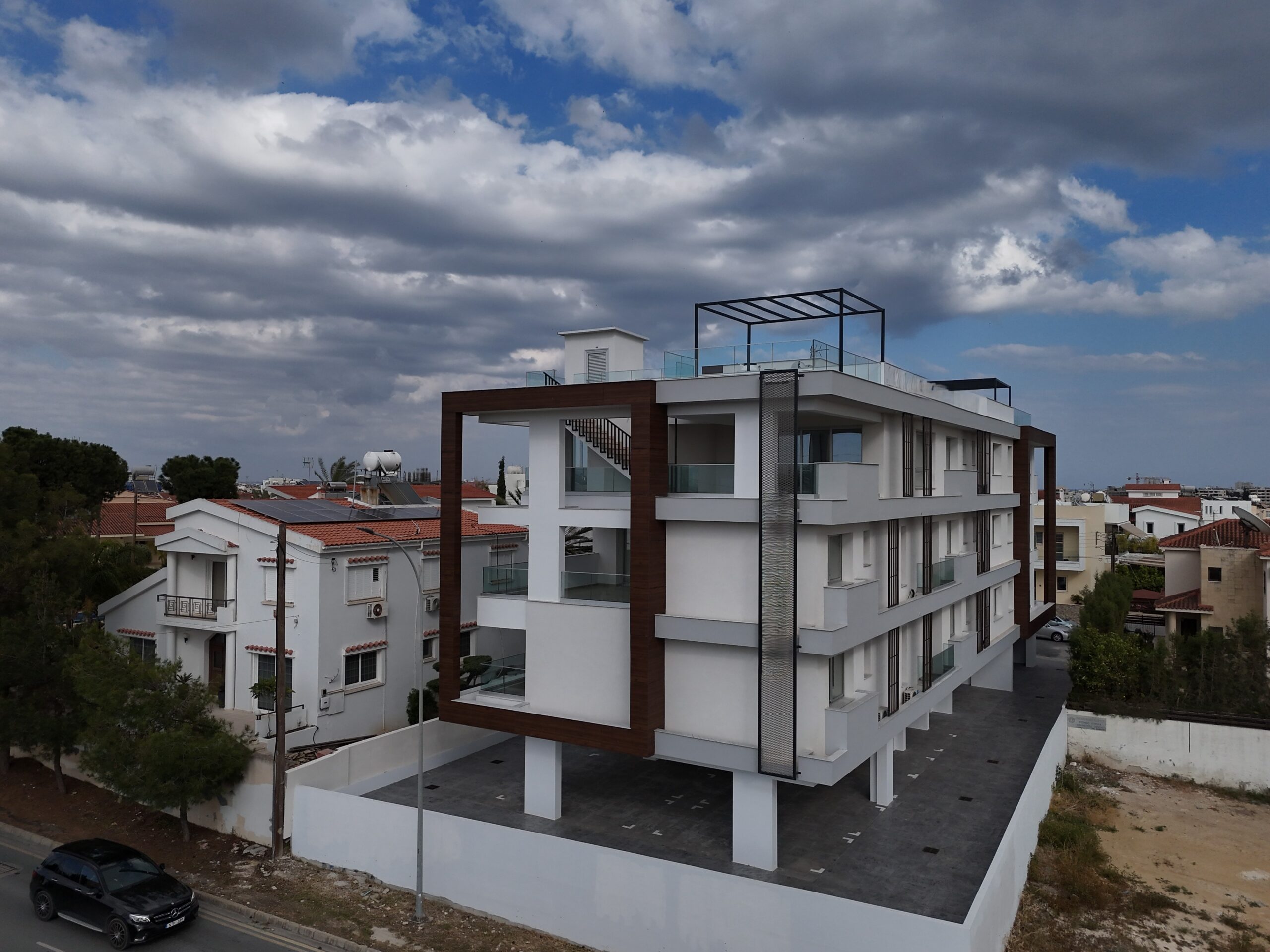 ΠΩΛΕΙΤΑΙ ΕΤΟΙΜΟΠΑΡΑΔΟΤΟ ΔΙΑΜΕΡΙΣΜΑ ΔΥΟ ΥΠΝΟΔΩΜΑΤΙΩΝ ΣΤΗΝ ΠΕΡΙΟΧΗ METROPOLIS MALL – ΛΑΡΝΑΚΑ- ΙD 002131183