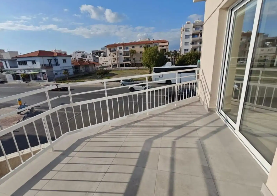 ΕΝΟΙΚΙΑΖΕΤΑΙ ΔΙΑΜΕΡΙΣΜΑ ΔΥΟ ΥΠΝΟΔΩΜΑΤΙΩΝ ΣΤΗΝ ΚΑΘΟΛΙΚΗ- ΛΕΜΕΣΟΣ – ID 002183758