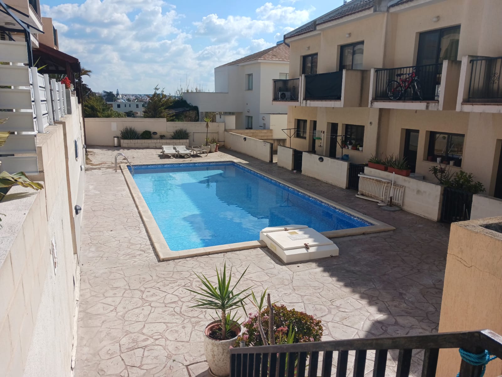 ΠΩΛΕΙΤΑΙ ΜΕΖΟΝΕΤΑ ΤΡΙΩΝ ΥΠΝΟΔΩΜΑΤΙΩΝ ΣΤΗΝ ΟΡΜΙΔΕΙΑ – ΛΑΡΝΑΚΑ – ID 002181629