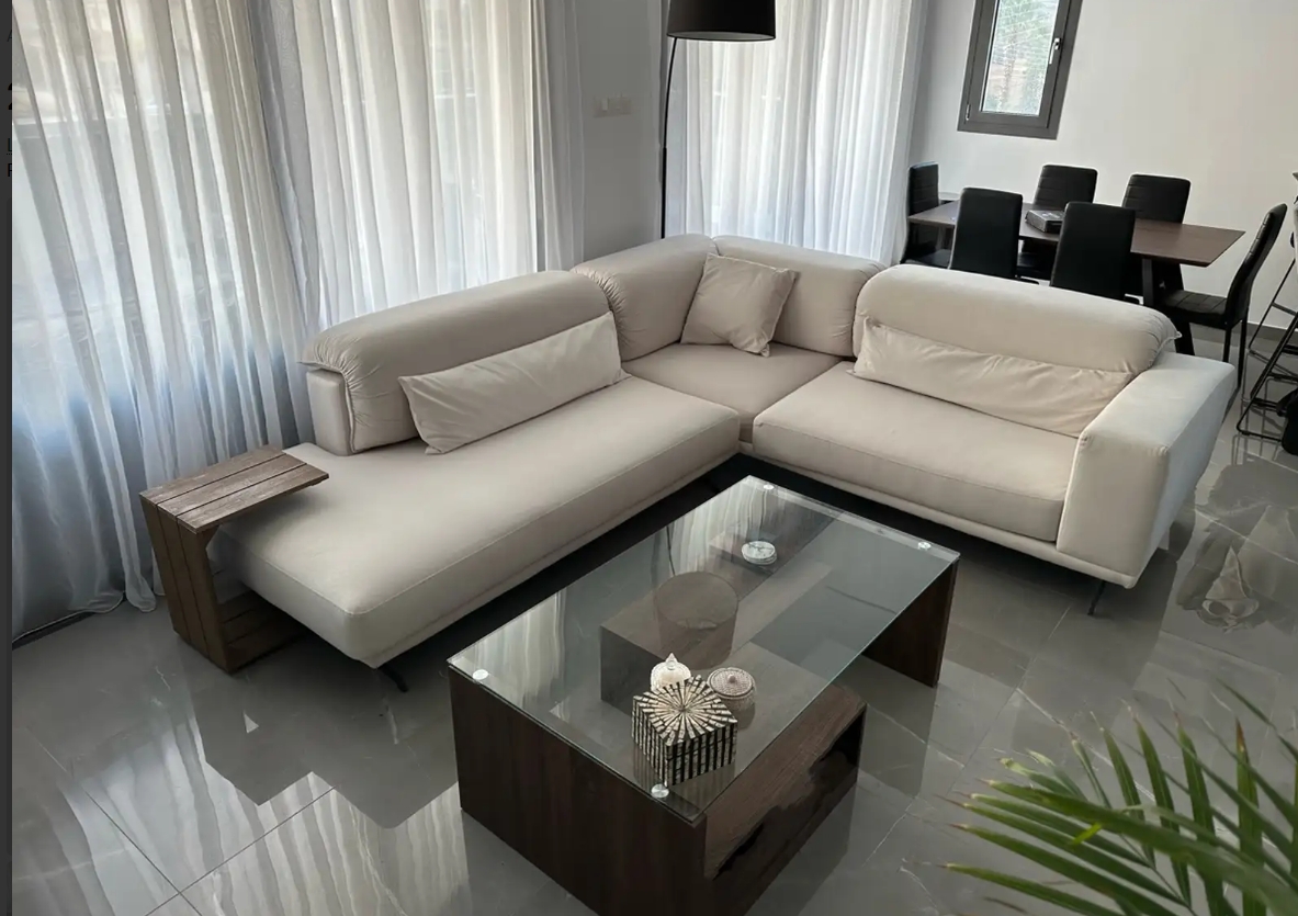 ΠΩΛΕΙΤΑΙ ΜΟΝΤΕΡΝΟ ΔΙΑΜΕΡΙΣΜΑ ΔΥΟ ΥΠΝΟΔΩΜΑΤΙΩΝ ΣΤΗΝ ΠΕΡΙΟΧΗ ΚΑΜΑΡΕΣ – ΛΑΡΝΑΚΑ – ID 002202176