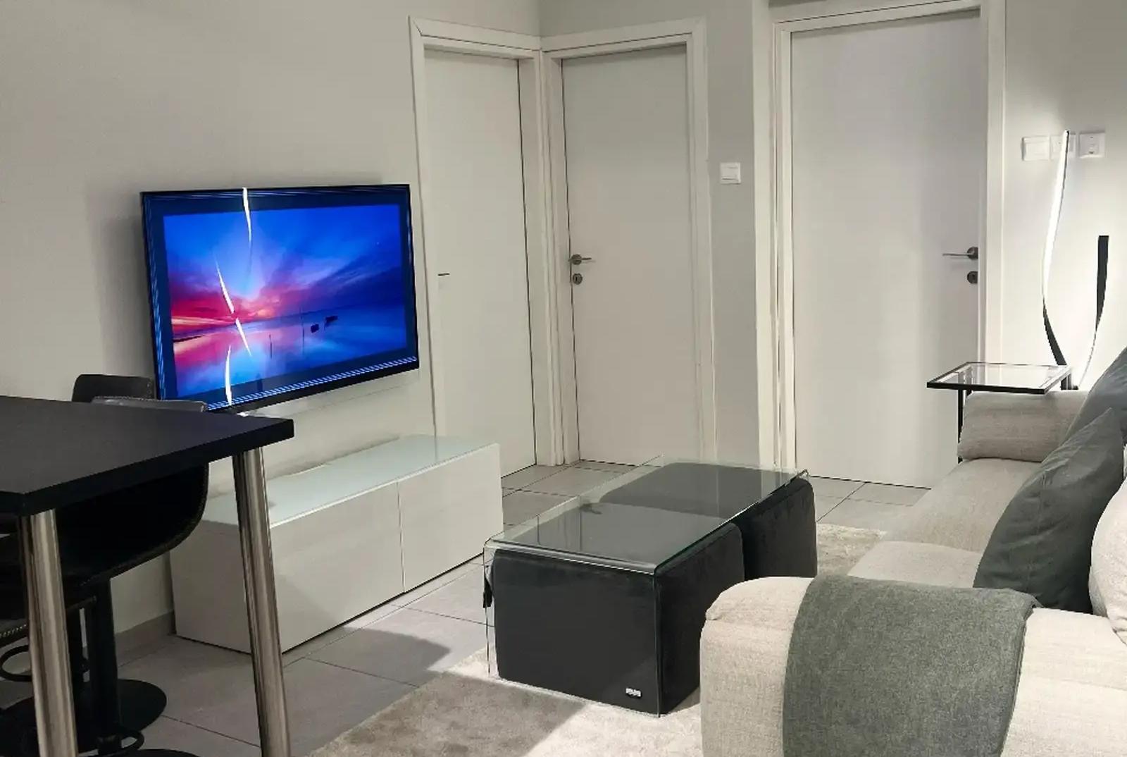 ΕΝΟΙΚΙΑΖΕΤΑΙ ΔΙΑΜΕΡΙΣΜΑ ΔΥΟ ΥΠΝΟΔΩΜΑΤΙΩΝ ΕΠΙΠΛΩΜΕΝΟ ΣΤΗΝ ΠΕΡΙΟΧΗ ΕΓΚΩΜΗΣ – ΛΕΥΚΩΣΙΑ – ID 002199542