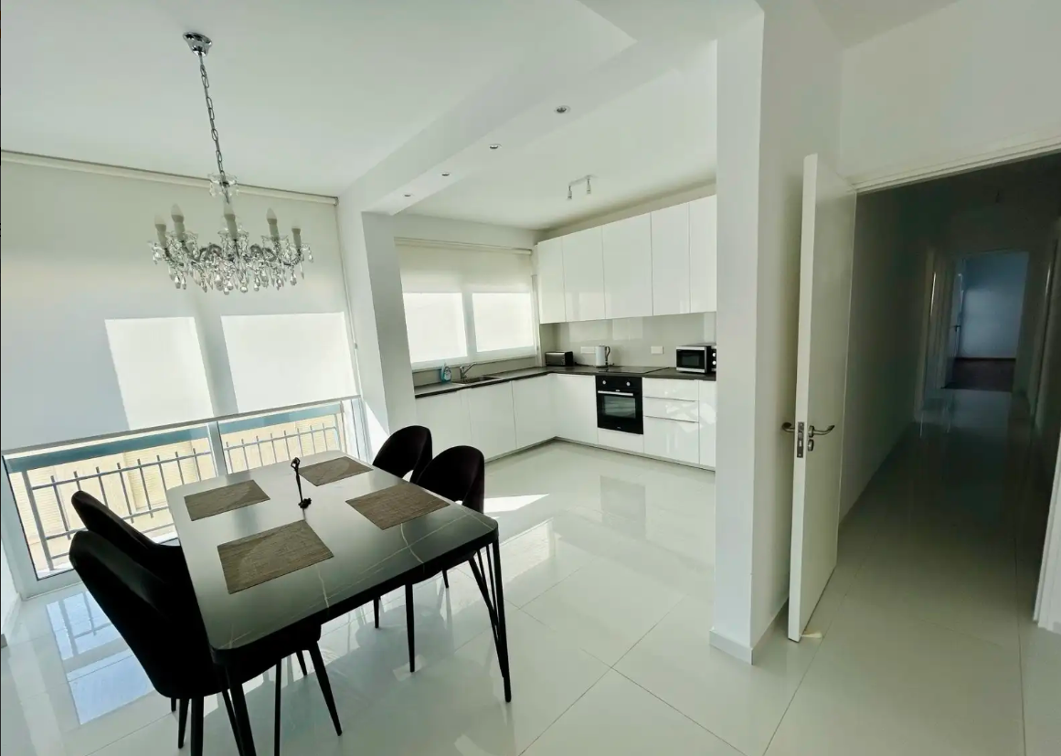 ΕΝΟΙΚΙΑΖΕΤΑΙ ΔΙΑΜΕΡΙΣΜΑ ΤΡΙΩΝ ΥΠΝΟΔΩΜΑΤΙΩΝ ΣΤΗΝ ΠΕΡΙΟΧΗ ΠΕΤΡΟΥ ΚΑΙ ΠΑΥΛΟΥ – ΛΕΜΕΣΟΣ- ID 002203747