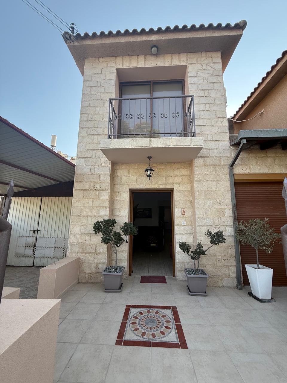 ΕΝΟΙΚΙΑΖΕΤΑΙ ΟΙΚΙΑ ΤΡΙΩΝ ΥΠΝΟΔΩΜΑΤΙΩΝ ΣΤΟ ΖΑΚΑΚΙ – ΛΕΜΕΣΟΣ- ID 002210233