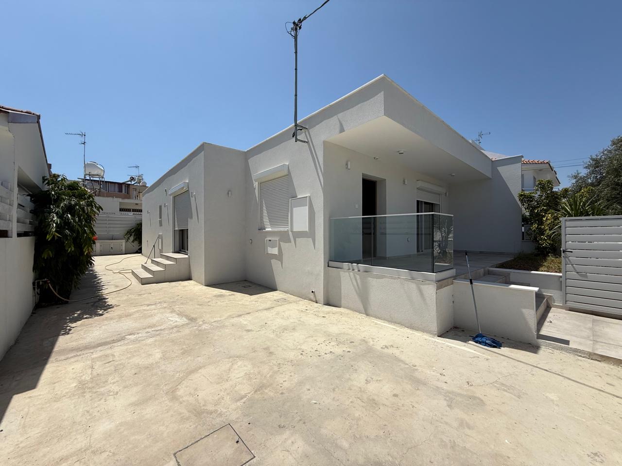 ΕΝΟΙΚΙΑΖΕΤΑΙ ΟΙΚΙΑ ΔΥΟ ΥΠΝΟΔΩΜΑΤΙΩΝ ΣΤΟΝ ΑΓΙΟ ΝΙΚΟΛΑΟ ΣΤΗ ΛΕΜΕΣΟ – ΙD 002211067