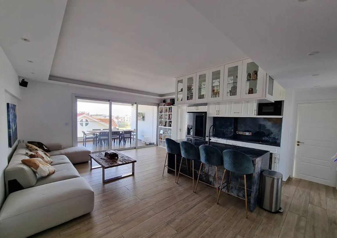 ΕΝΟΙΚΙΑΖΕΤΑΙ ΡΕΤΙΡΕ ΔΙΑΜΕΡΙΣΜΑ ΤΡΙΩΝ ΥΠΝΟΔΩΜΑΤΙΩΝ ΣΤΟ ΖΑΚΑΚΙ- ΛΕΜΕΣΟΣ- ID 002211635