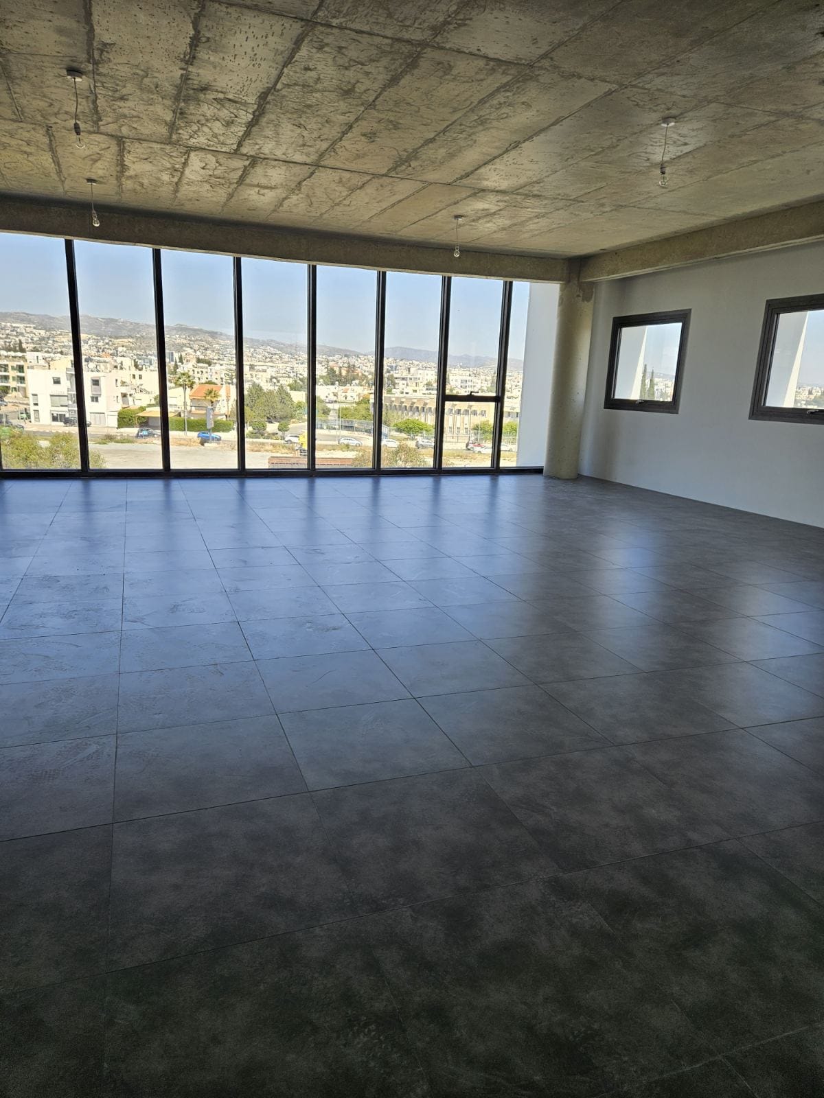 ΕΝΟΙΚΙΑΖΕΤΑΙ ΙΔΑΝΙΚΟΣ ΧΩΡΟΣ ΓΙΑ  ΓΡΑΦΕΙΟ 236 Τ.Μ. ΣΤΑ ΚΑΤΩ ΠΟΛΕΜΙΔΙΑ- ΛΕΜΕΣΟΣ- ID 002215605