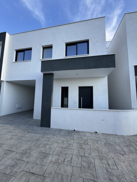 ΠΩΛΕΙΤΑΙ ΕΤΟΙΜΟΠΑΡΑΔΟΤΗ ΚΑΤΟΙΚΙΑ ΤΕΣΣΑΡΩΝ ΥΠΝΟΔΩΜΑΤΙΩΝ ΣΤΗΝ ΔΕΡΥΝΕΙΑ – ΑΜΜΟΧΩΣΤΟΣ – ID 002216782