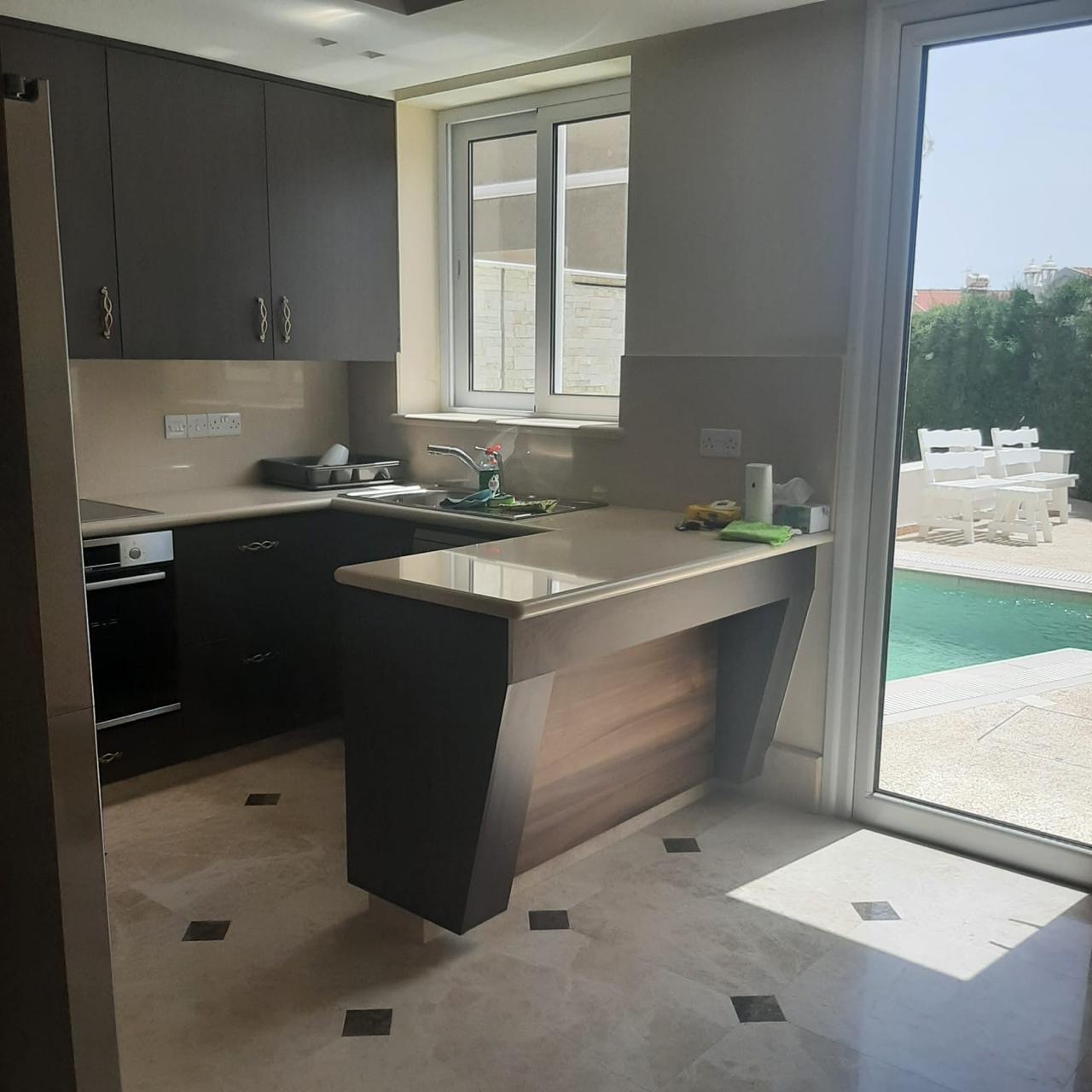 ΕΝΟΙΚΙΑΖΕΤΑΙ ΟΙΚΙΑ ΤΡΙΩΝ ΥΠΝΟΔΩΜΑΤΙΩΝ ΣΤΑ ΚΑΤΩ ΠΟΛΕΜΙΔΙΑ ΣΤΗ ΛΕΜΕΣΟ  – ID 002221085