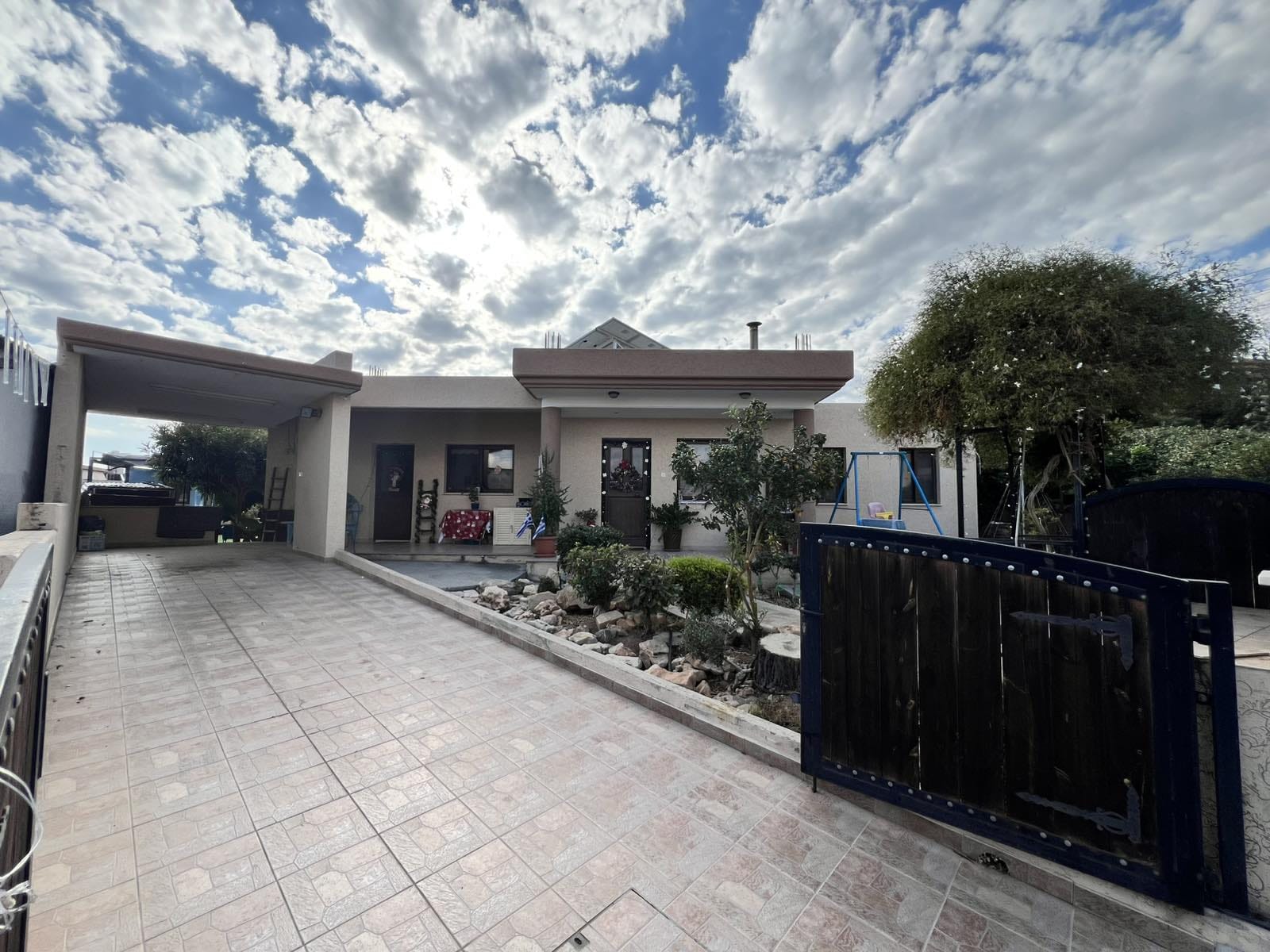 ΠΩΛΕΙΤΑΙ ΑΝΕΞΑΡΤΗΤΗ ΓΩΝΙΑΚΗ ΙΣΟΓΕΙΟΣ ΟΙΚΙΑ ΠΕΝΤΕ ΥΠΝΟΔΩΜΑΤΙΩΝ ΣΤΗΝ ΕΠΙΣΚΟΠΗ- ΛΕΜΕΣΟΣ- ID 002228698