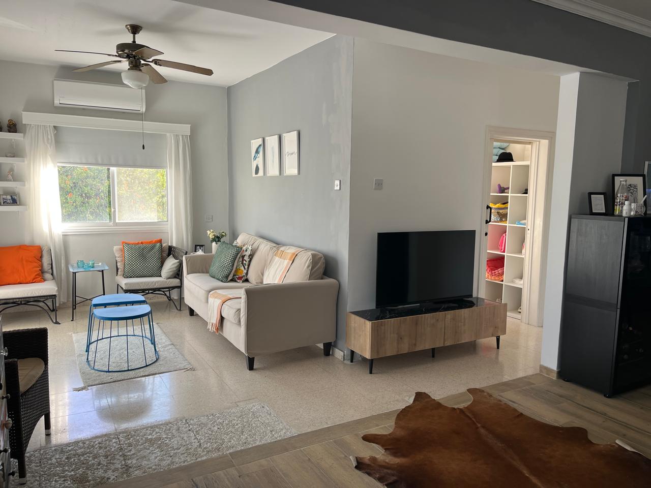 ΠΩΛΕΙΤΑΙ ΜΕΤΑΧΕΙΡΙΣΜΕΝΟ ΔΙΑΜΕΡΙΣΜΑ ΔΥΟ ΥΠΝΟΔΩΜΑΤΙΩΝ ΣΤΗΝ ΟΡΟΚΛΙΝΗ- ΛΑΡΝΑΚΑ- ID 002237159