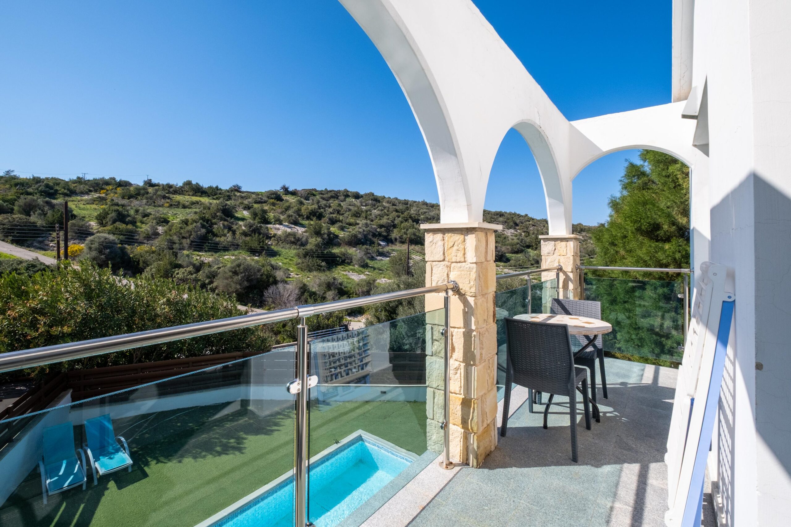 ΠΩΛΕΙΤΑΙ ΔΙΑΜΕΡΙΣΜΑ ΕΝΟΣ ΥΠΝΟΔΩΜΑΤΙΟΥ ΣΤΟ ΛΑΤΣΙ-ΠΑΦΟΣ-ID 002241597